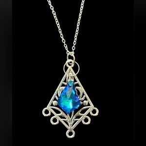 💥2/$24 or 3/$30💥  Silver Fashion Necklace with a Sparkling Blue Crystal. NWT